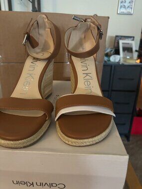 Calvin Klein Wedge Brown 8.5